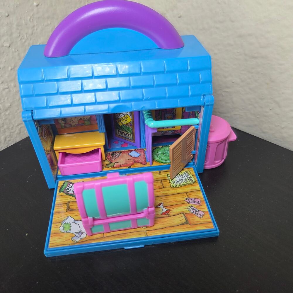Vintage Galoob Pound Puppies Hollywood Movie Studio Playset + 3 Figures RARE HTF - Picture 6 of 8